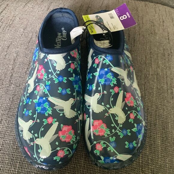 NWT Western Chief hummingbird garden clogs. Size 8 - Picture 1 of 3